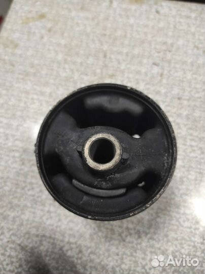 Опора двигателя Hyundai Getz