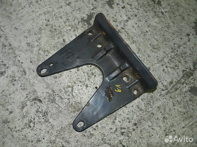 Кронштейн площадки пневмоподушки передней оси верх