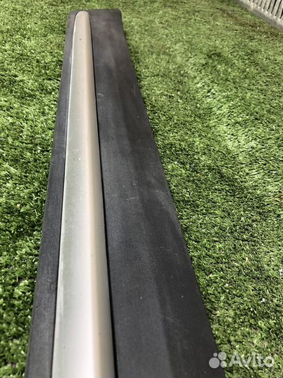 Молдинг передней левой двери джили атлас