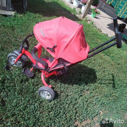 Детский велосипед с ручкой