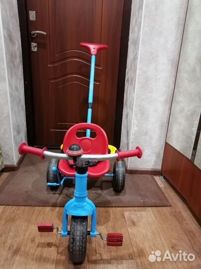 Трехколесный велосипед