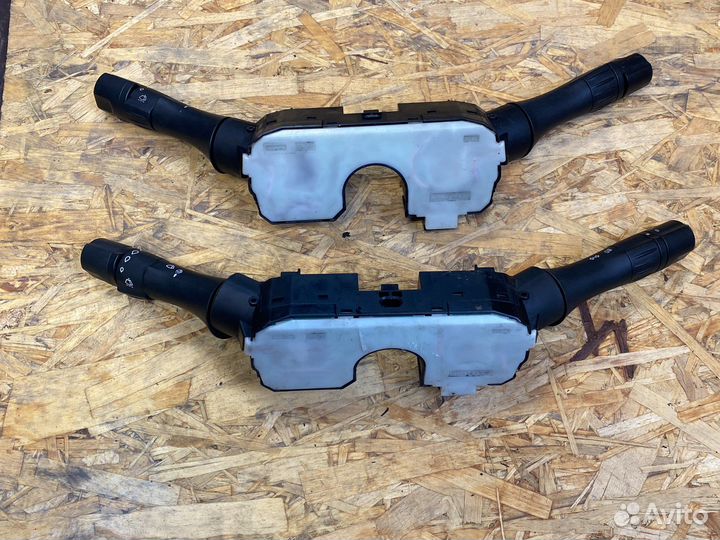 Подрулевой переключатель Renault fluence