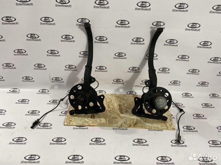 Поворотный кулак Mercedes w211 передний