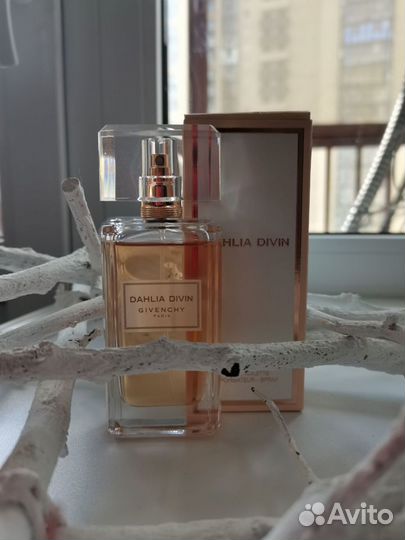 Туалетная вода женская Givenchy Dahlia Divin