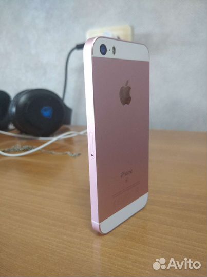 Телефон iPhone se