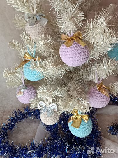 Новогодний вязаный шар