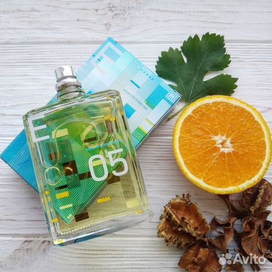 Escentric Molecules 05