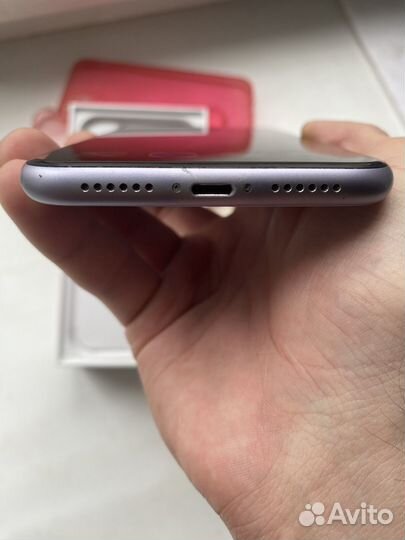iPhone 11, 64 ГБ