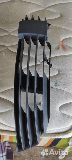 Решетка бампера правая Б5+