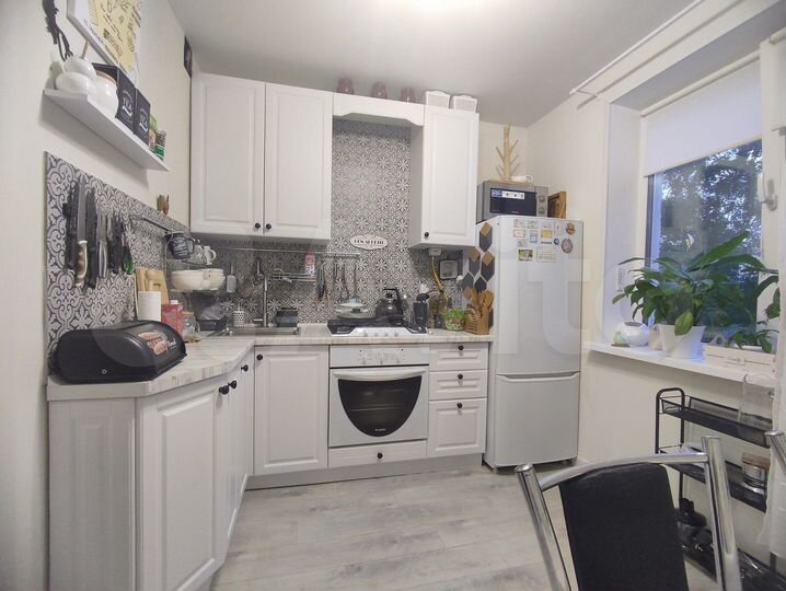 2-к. квартира, 50 м², 3/9 эт.