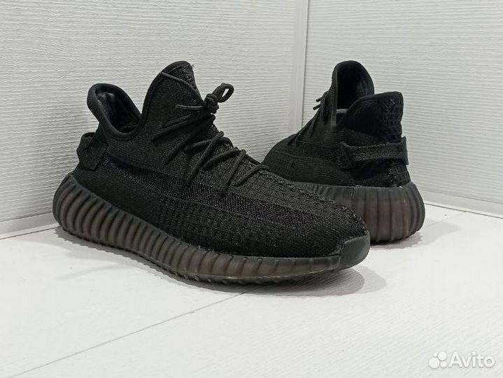 Кроссовки Adidas Yeezy Boost 350 v2