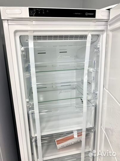 Морозильник Indesit DFZ 5175