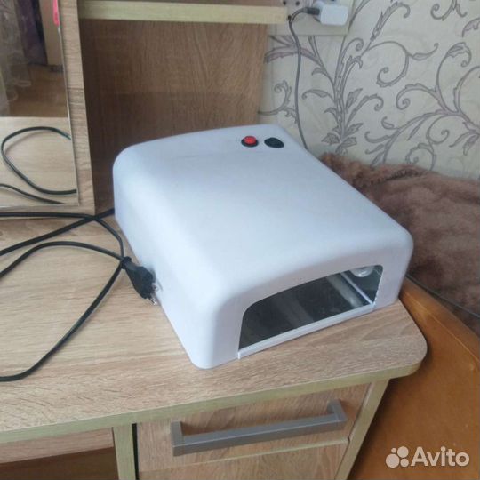 Лампа для сушки ногтей