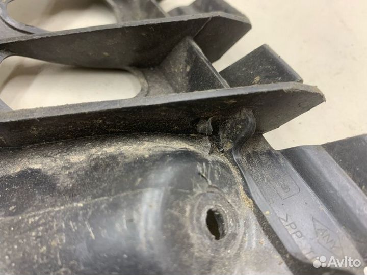 Кронштейн бампера задний правый Renault Sandero 1