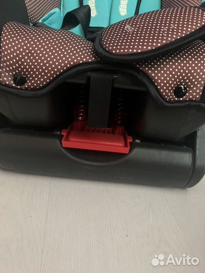 Автомобильное детское кресло. Маша и медведь