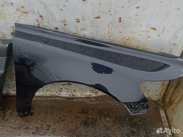 Крыло переднее правое на volvo с40