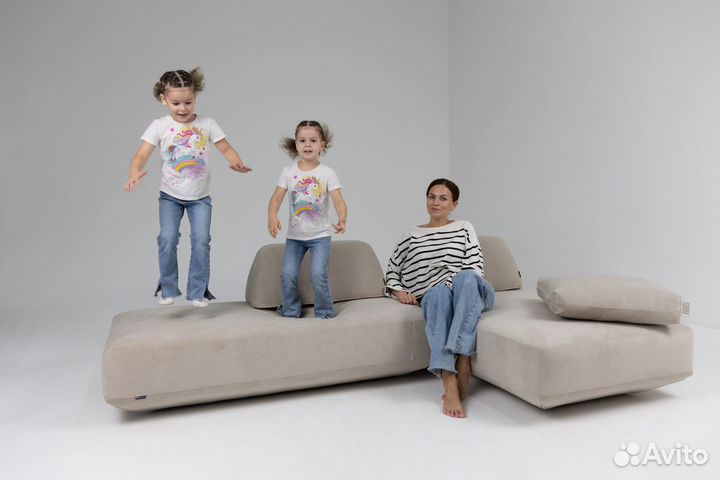 Диван со спальным местом 2700х1650 мм