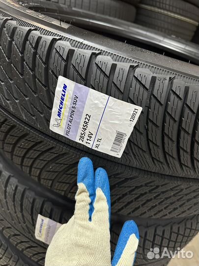 Michelin Pilot Alpin 5 SUV 285/45 R22