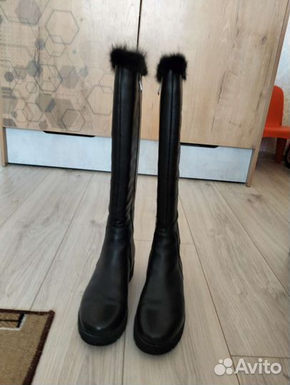 Зимние женские сапоги