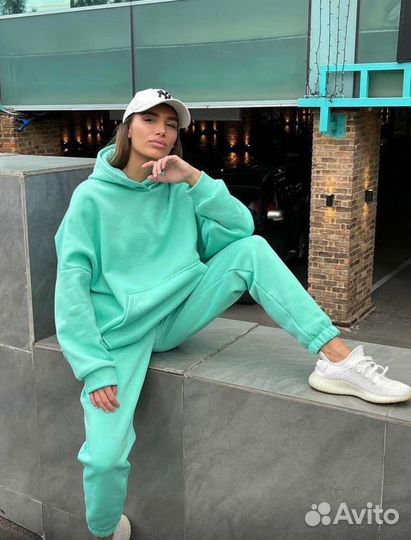 Спортивный костюм женский