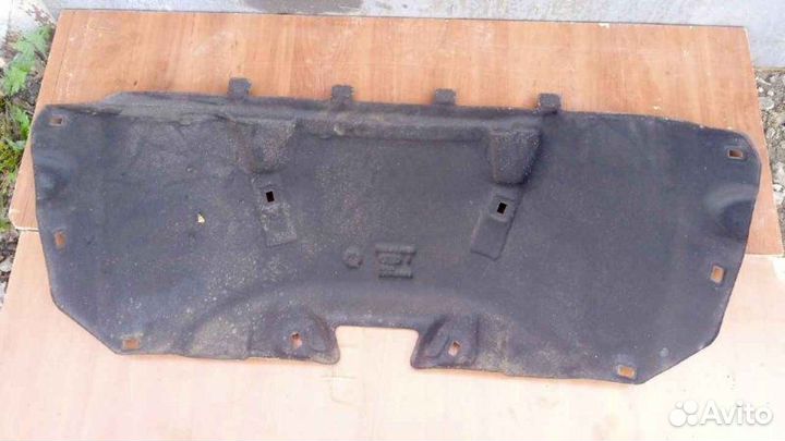 Шумоизоляция капота Ford Focus 3 1.6 2011-2019