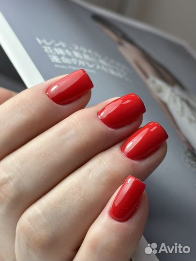 Модель на маникюр Авиамоторная