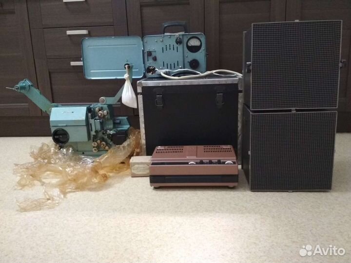 Кинопроектор Украина 7