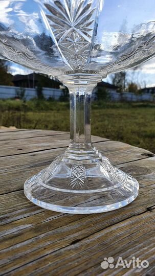 Ваза на ножке клеймо от М.Ф. на 10 летъ