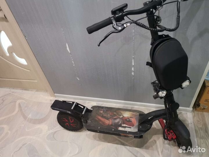 Продам электросамокат Kugo G-Buster