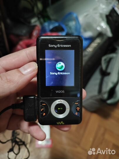 Sony Ericsson W205