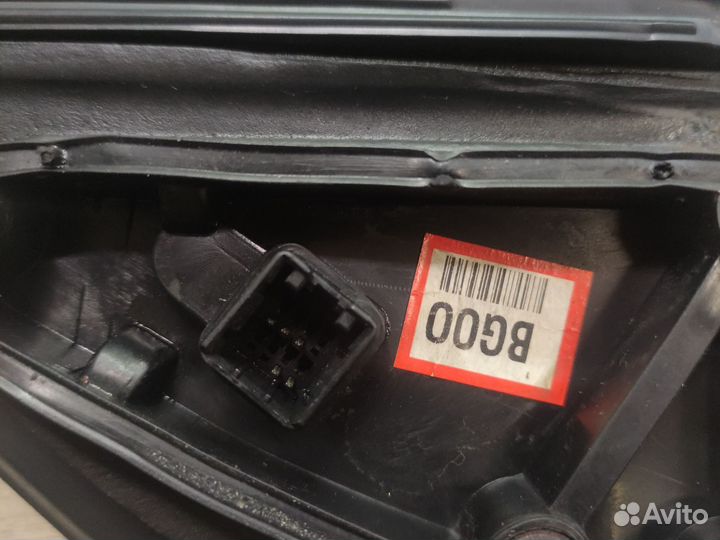 Зеркало правое Hyundai Santa Fe 1