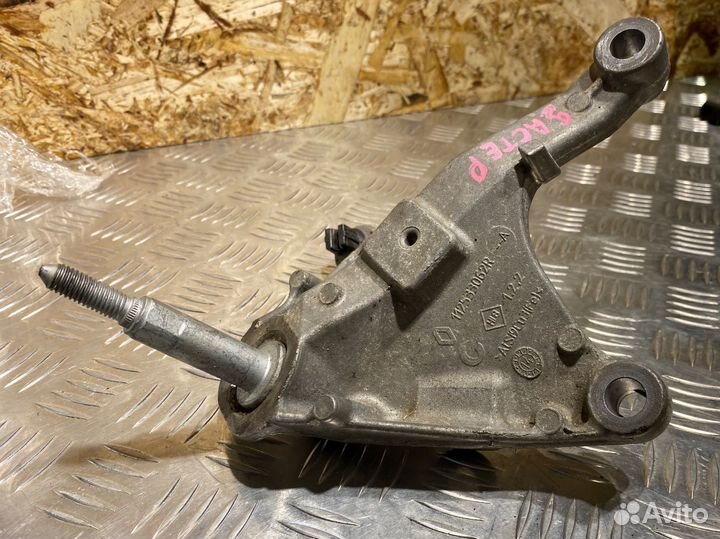 Кронштейн кпп Renault Duster K4M 1.6 2 WD