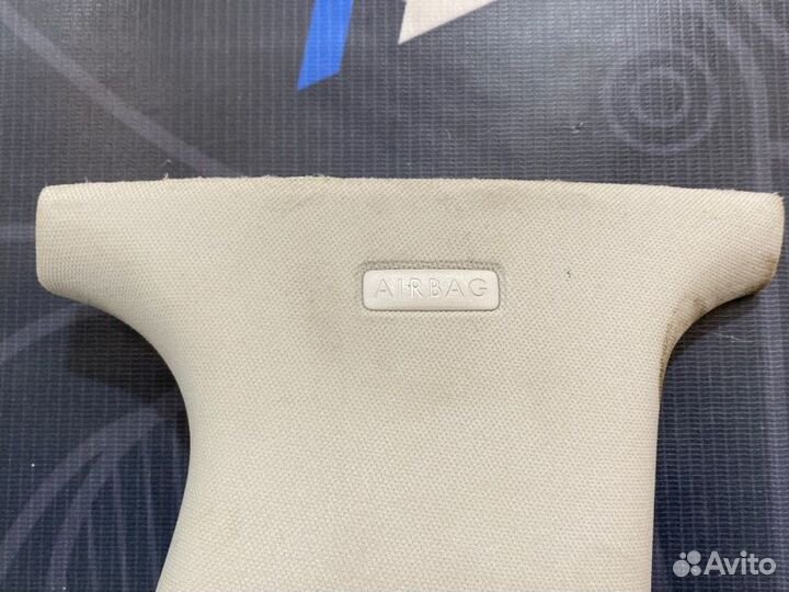 Обшивка салона правая Volkswagen Passat Variant B5