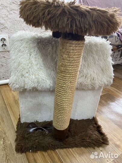 Кошачий домик с когтеточкой