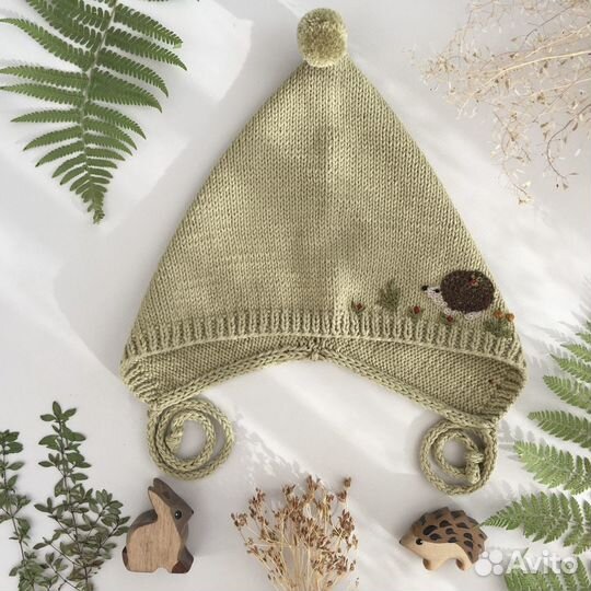 Вязаная шапка - гномик, чепчик