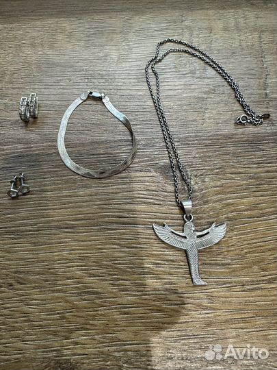 Набор серебряных украшений