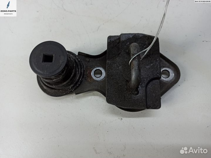 Замок капота 2038800460 на Mercedes W203 (C)