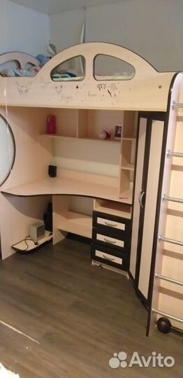 Детская стенка с кроватью