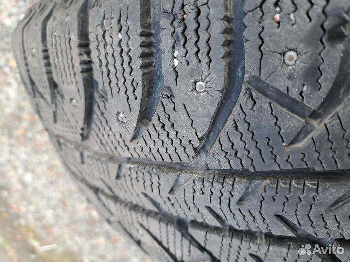 Bridgestone Ice Cruiser 7000 215/60 R17