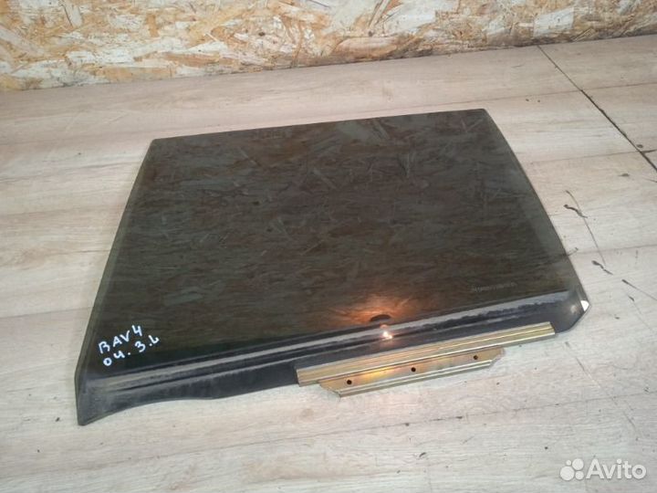 Стекло двери заднее левое Toyota Rav 4 2.0