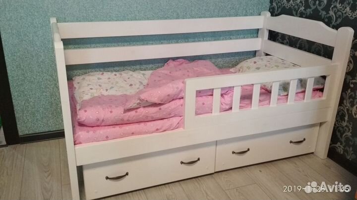 Детская кровать из массива дерева