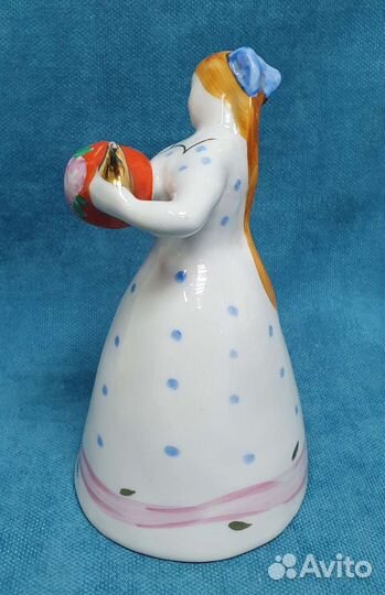 Фарфор Дулево Девушка с чайником и котом 1с