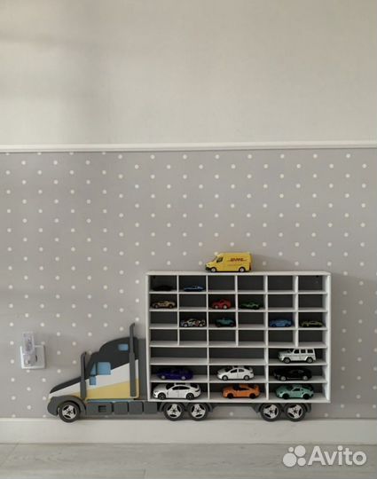 Полка для машинок Hot Wheels, треугольник пиклера