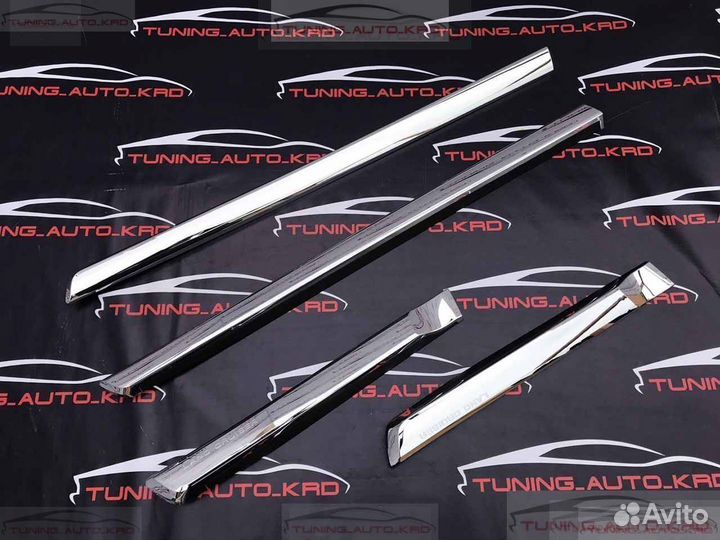 Молдинги дверей Toyota Land Cruiser 200 R0200