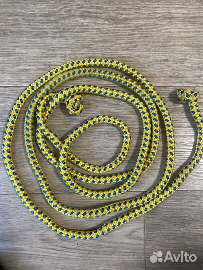 Гимнастическая скакалка