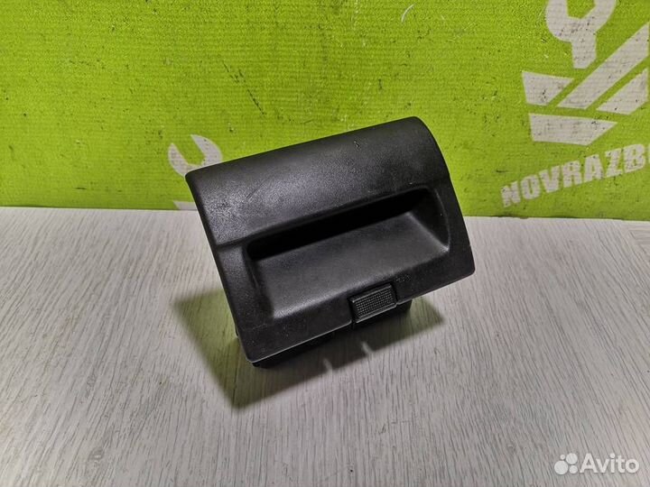 Пепельница передняя Фольксваген Гольф 3 Венто