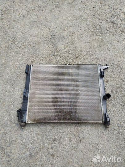 Радиатор охлаждения двигателя Renault Sandero 1