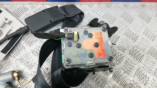 Ремень безопасности с пиропатроном сиденья передне