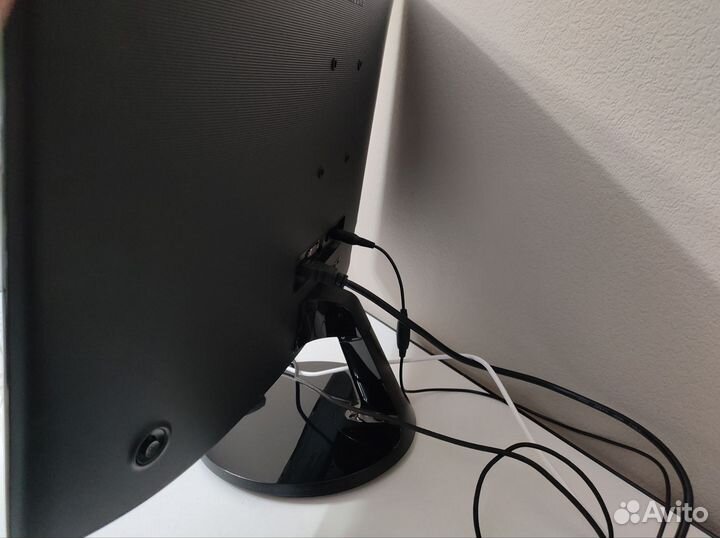 Монитор Samsung 24 изогнутый