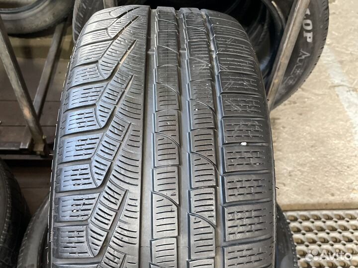 Pirelli Winter Sottozero 240 Serie II 245/40 R20 и 275/35 R20 102V